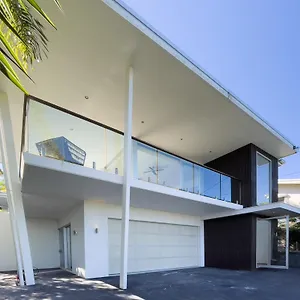 Stunning Views, Private Pool Near Hastings St , Noosa Heads Australia
