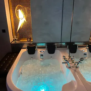 Z Jacuzzi W Sercu Krakowa , Krakow Poland